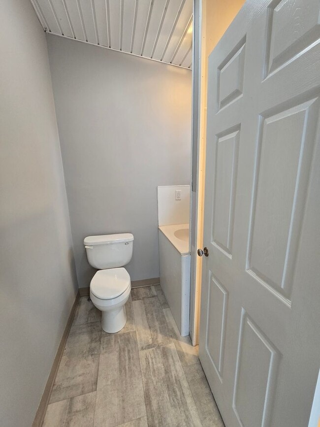 Building Photo - Beautiful Home Available NOW! - Penn Trafford SD