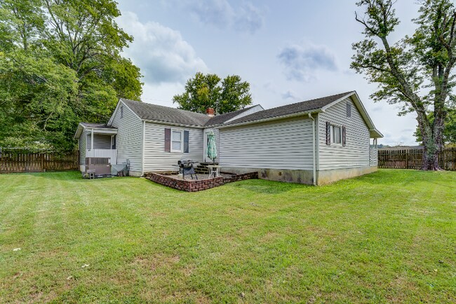 Building Photo - 2027 Katelyn Dr