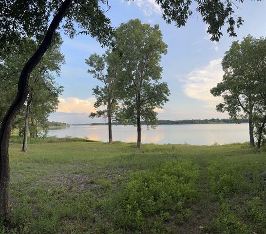 Building Photo - 908 Foxglove Dr