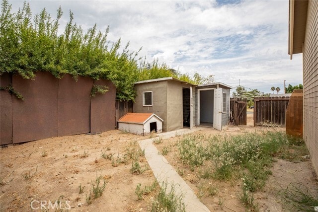 Building Photo - 10733 Louise Ave
