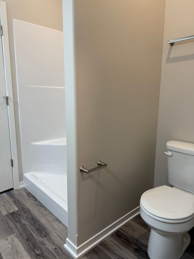 Building Photo - 3-Stall Garage 2 bedroom/2.5 bathroom ranc...