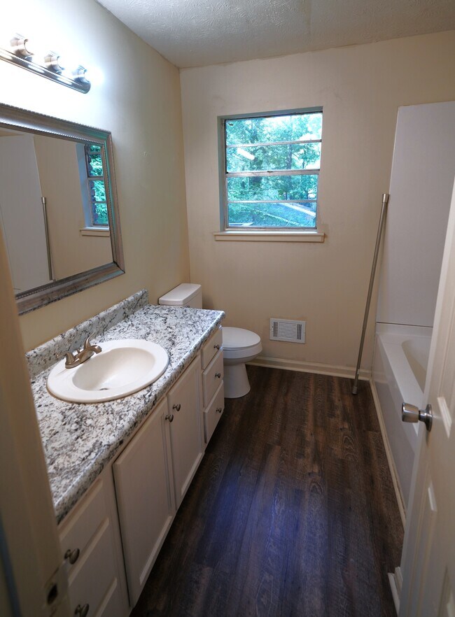 Building Photo - 3887 Rosita Ave