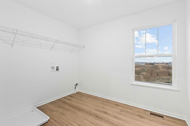 Building Photo - 10973 Green Pl