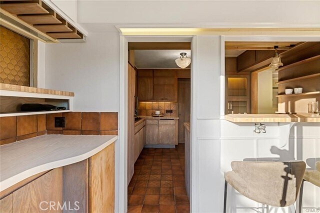 Building Photo - 557 Blumont St