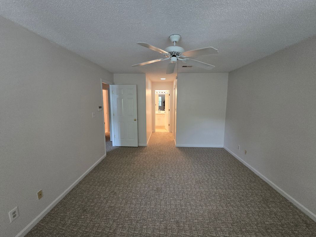 Building Photo - 113 Hampshire Ct
