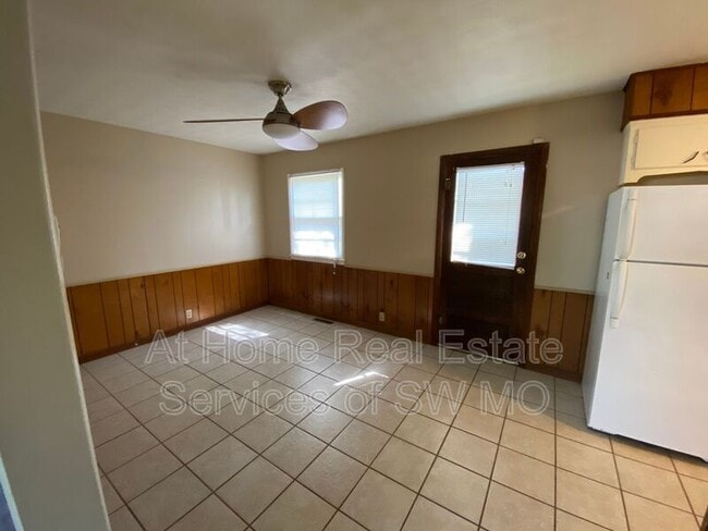 Building Photo - 1336 S Estate Ave