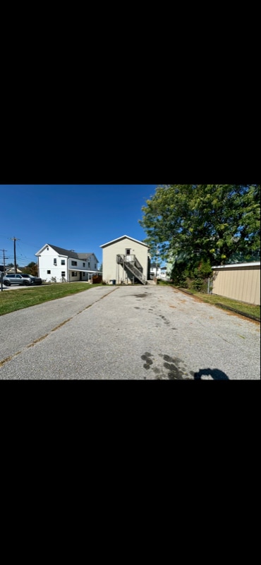 Building Photo - 262 3rd St