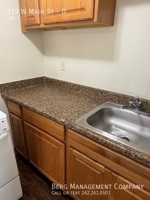 Building Photo - 319 W Main St