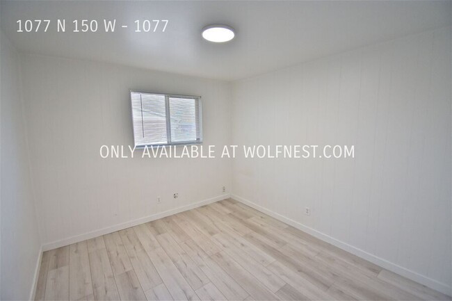 Building Photo - Beautiful 2 Bed Orem Unit! No Deposit Option!