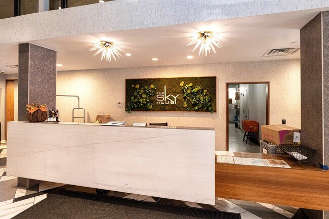 Building Photo - 700 1st St