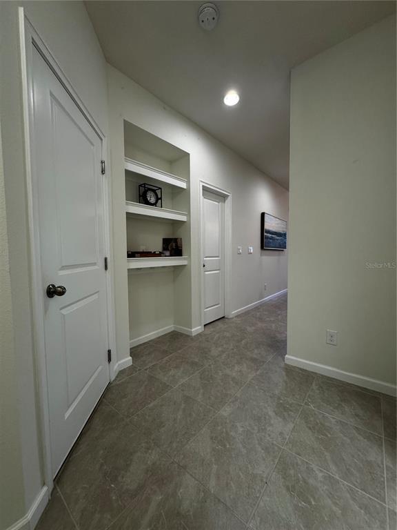 Building Photo - 11665 Rolling Green Dr
