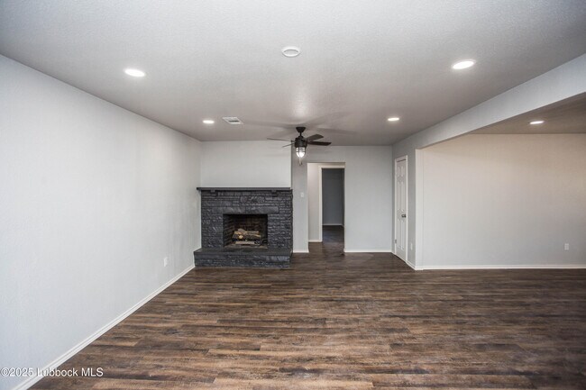 Building Photo - 6803 Avenue W
