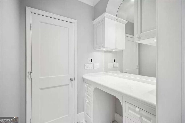 Building Photo - 460 Ivy Park Ln NE