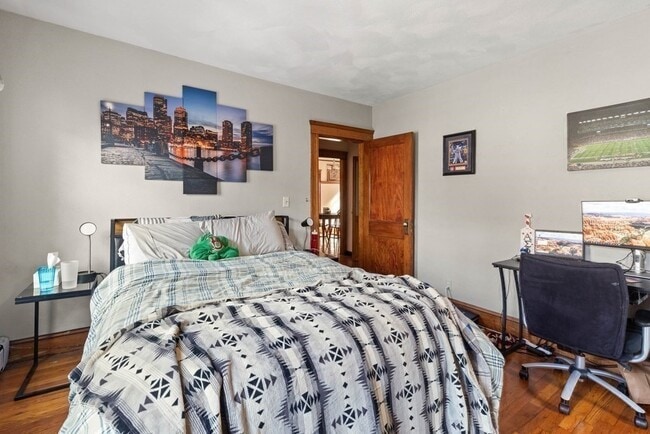 Building Photo - 51 Sargent Ave