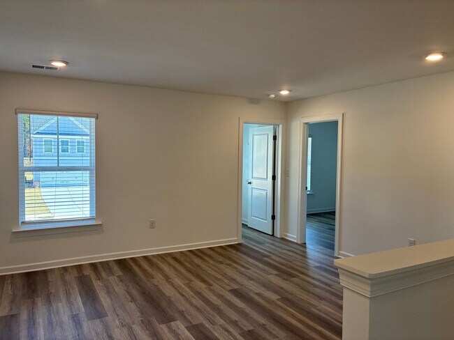 Building Photo - BRAND NEW SINGLE FAMILY HOME IN LOGANVILLE