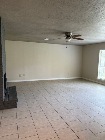 Building Photo - 16030 Blackhawk Blvd