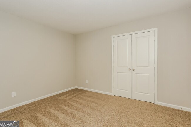 Building Photo - 518 Firethorn Ct