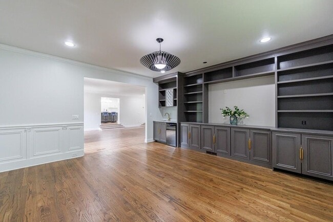 Building Photo - 459 Atlanta Country Club Dr