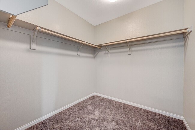 Building Photo - MODERN 2 Story, 3 Bedroom Home near Aliante!