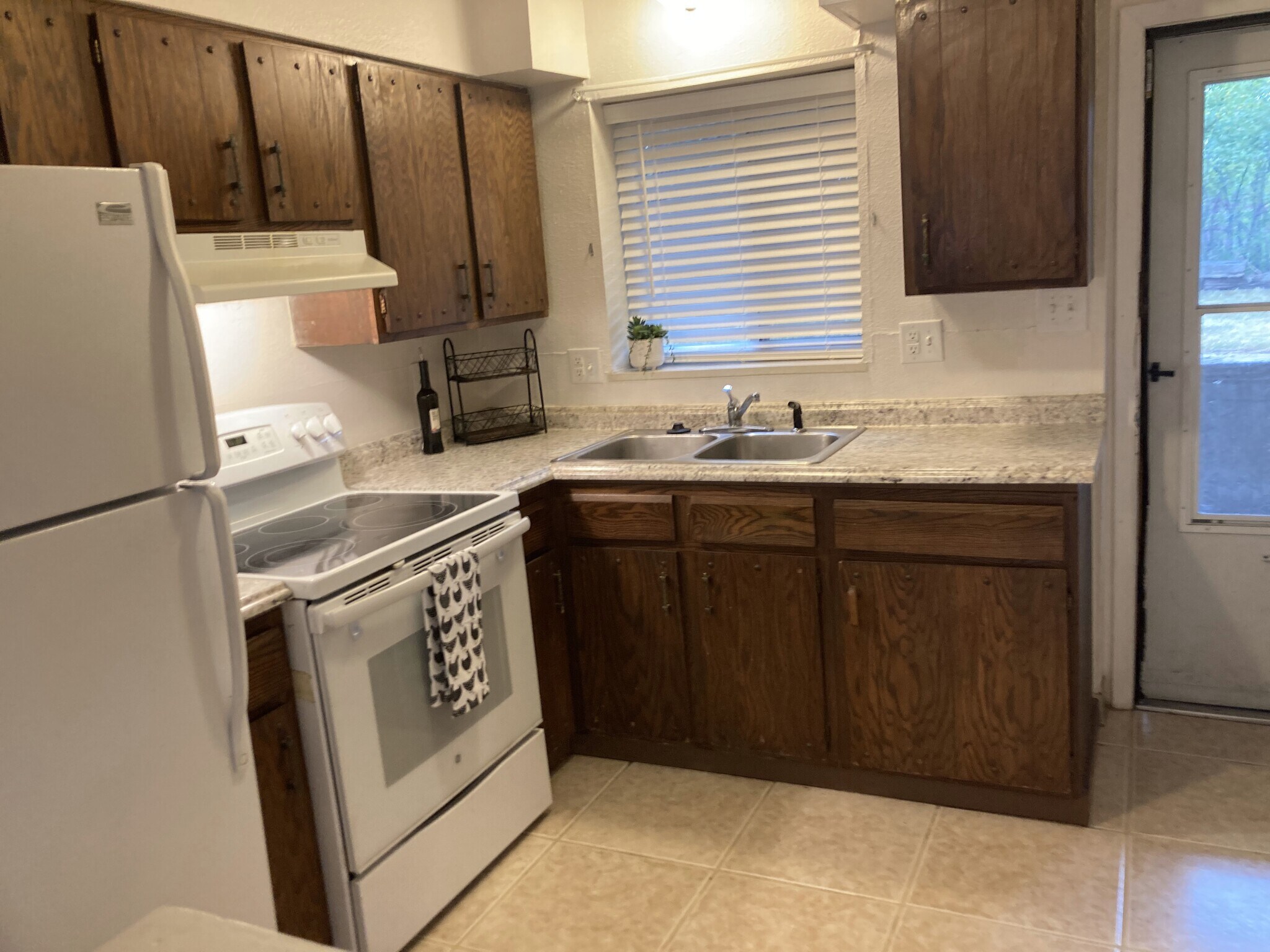 Building Photo - 4715 Scenic Cir