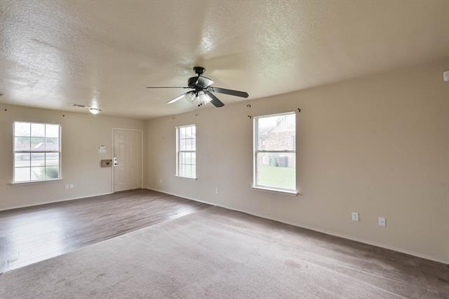 Building Photo - 404 Kings Way Dr