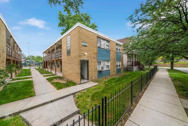 Building Photo - 6618 S Wabash