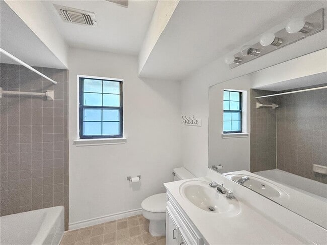 Building Photo - 5717 Taylor Draper Cove