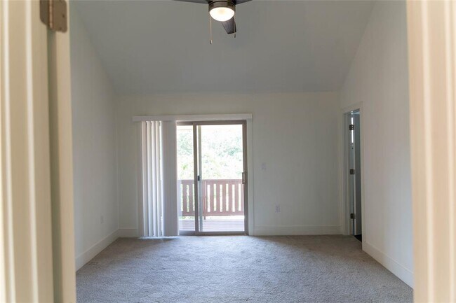 Building Photo - 204 Conservation Dr