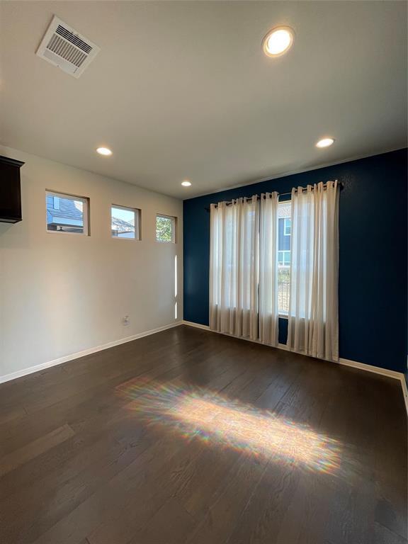 Building Photo - 142 Simon