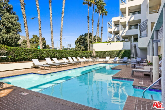 Building Photo - 122 Ocean Park Blvd
