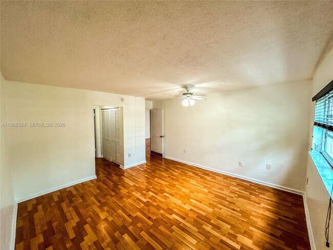 Building Photo - 3860 NE 170th St