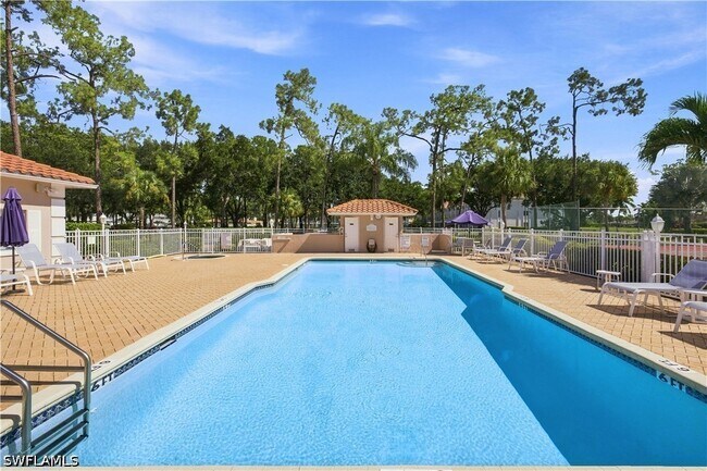 Building Photo - 5980 Amherst Dr