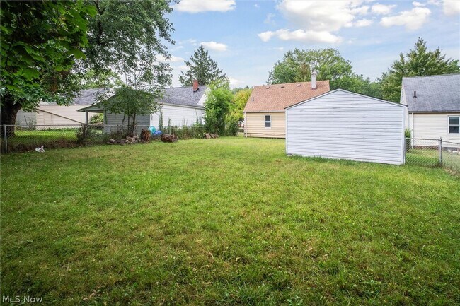 Building Photo - 5359 West Blvd