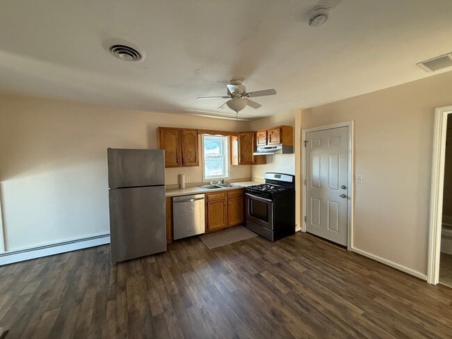 Building Photo - 1753 E Rodney French Blvd