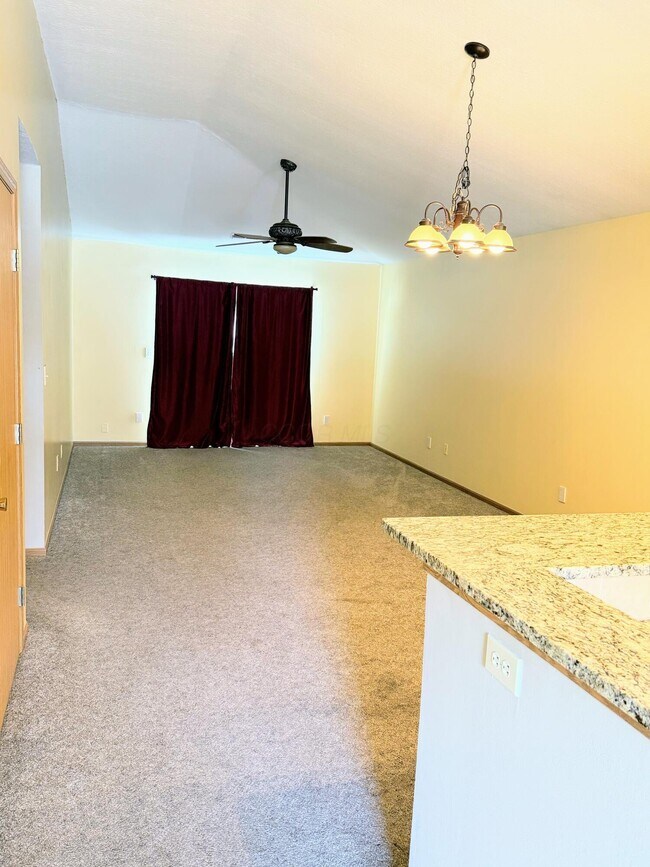 Building Photo - 1229 Rivercrest Dr S