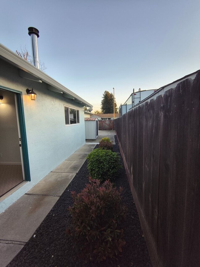 Building Photo - MUST SEE!!!!! Beautifully Remodeled Home in North Livermore!!!
