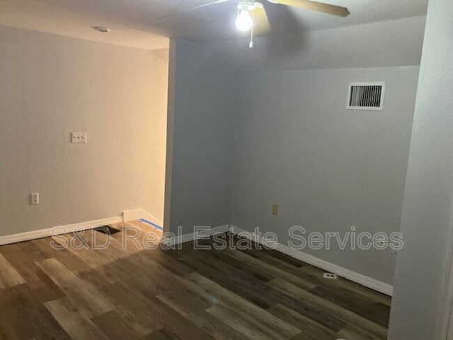 Building Photo - 5527 Gaur Ln