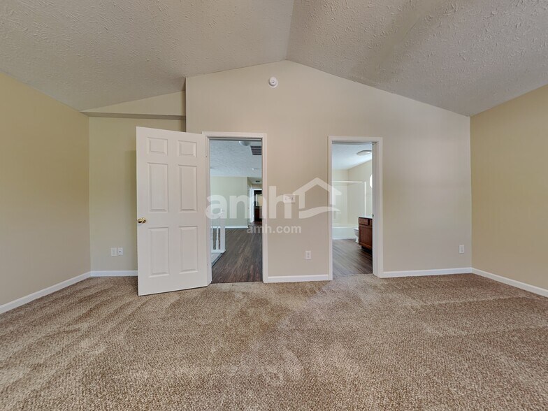 Building Photo - 1925 Tourmaline Dr