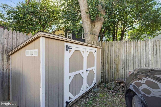 Building Photo - 921 Oronoco St