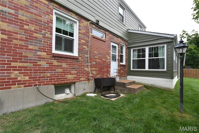 Building Photo - 342 Greenleaf Dr