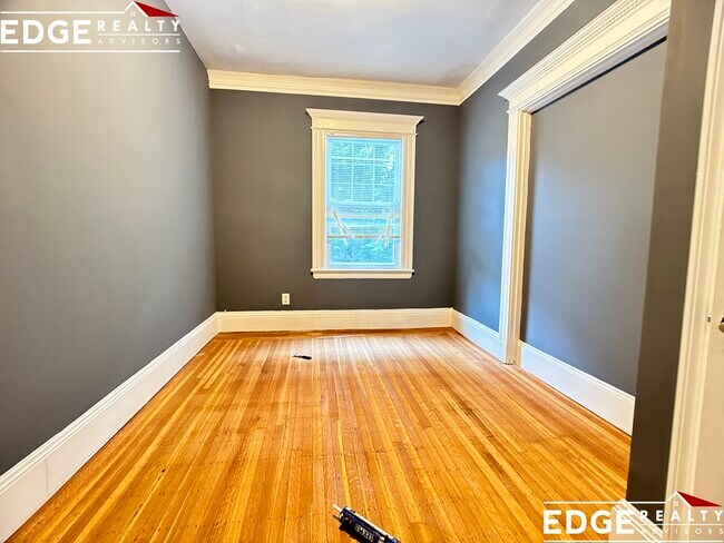 Building Photo - 16 Leicester St