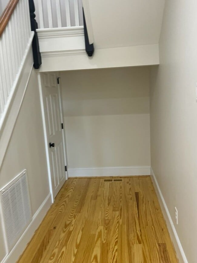 Building Photo - Modern Farmhouse for Rent in Browns Summit NC