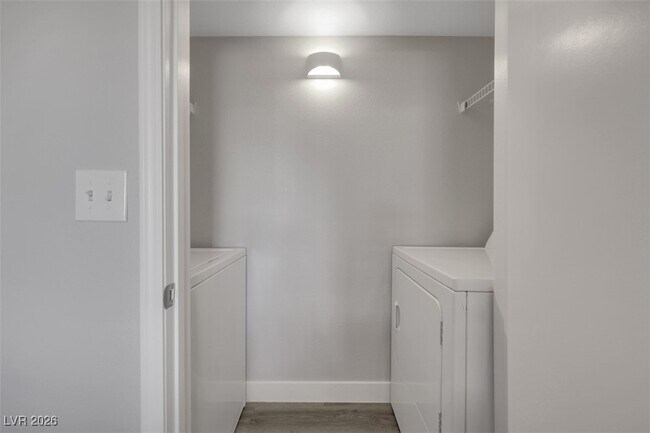 Building Photo - 7255 W Sunset Rd