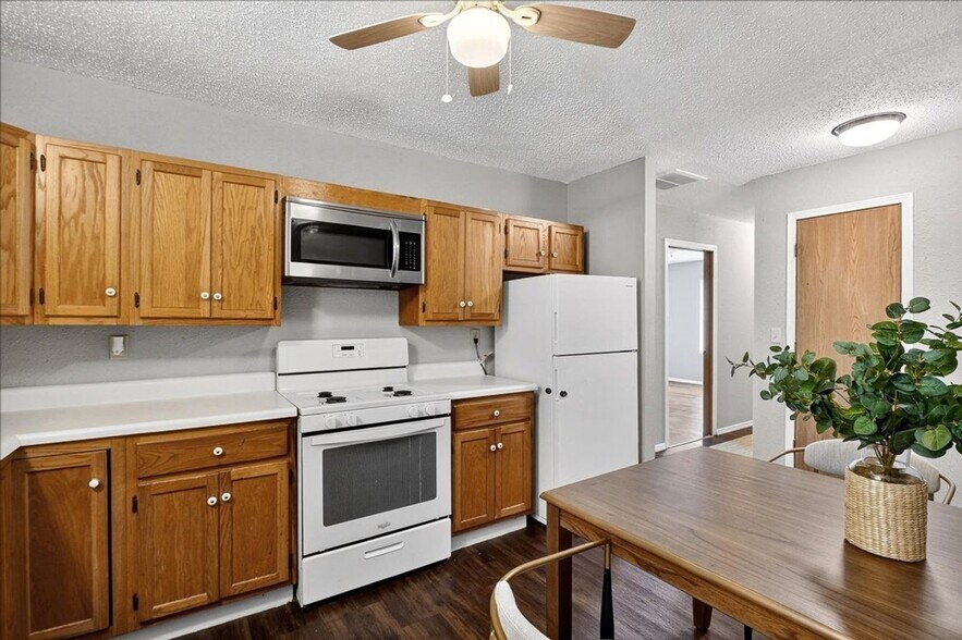 Building Photo - 221 Allen St