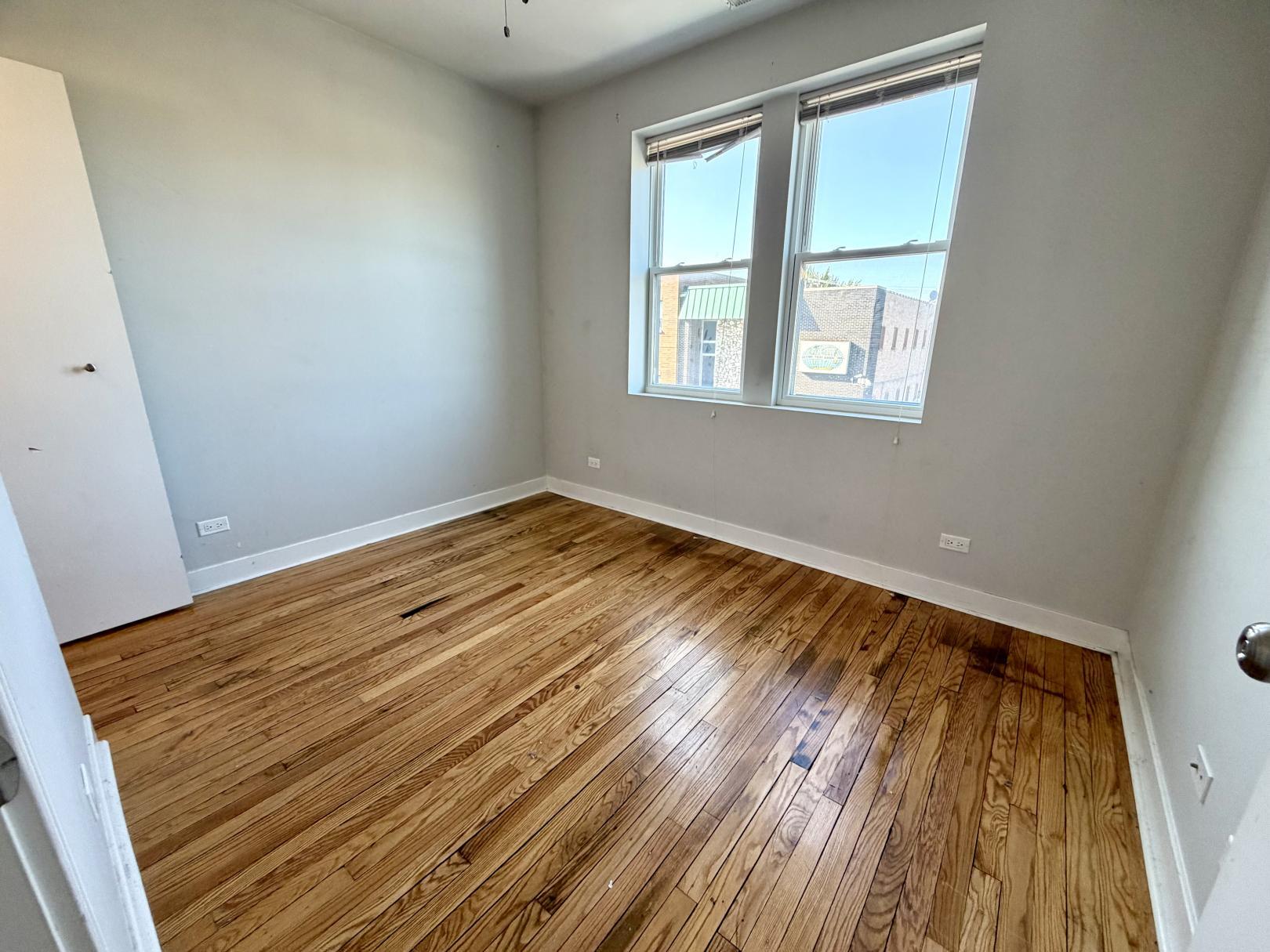 Building Photo - 4117 W Lawrence Ave