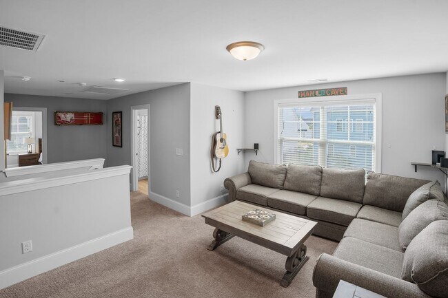 Building Photo - Stunning 4 bedroom 2.5 bath home located in Hampstead Wyndwater Community