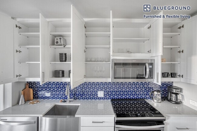 Building Photo - 10727 Domain Dr