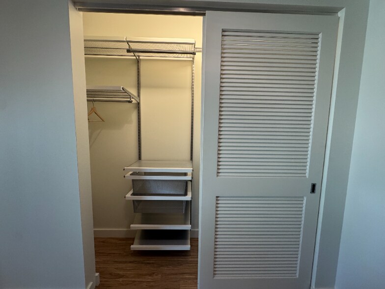 Building Photo - 167 N Desplaines St