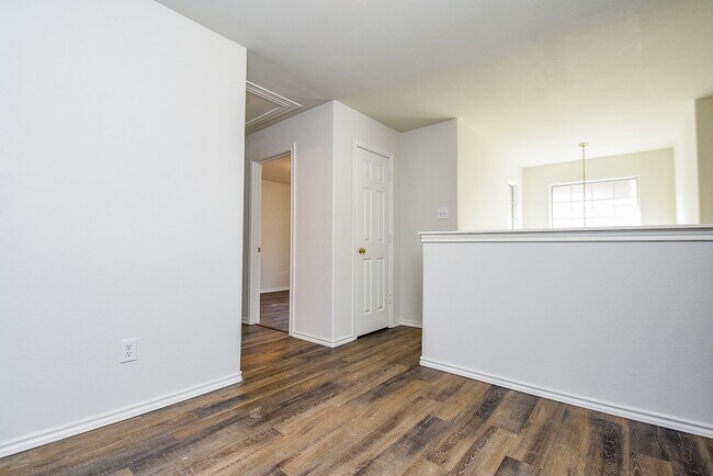 Building Photo - 87 Blue Creek Pl