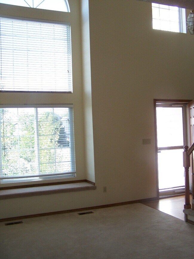 Building Photo - 8668 Chancellor Dr